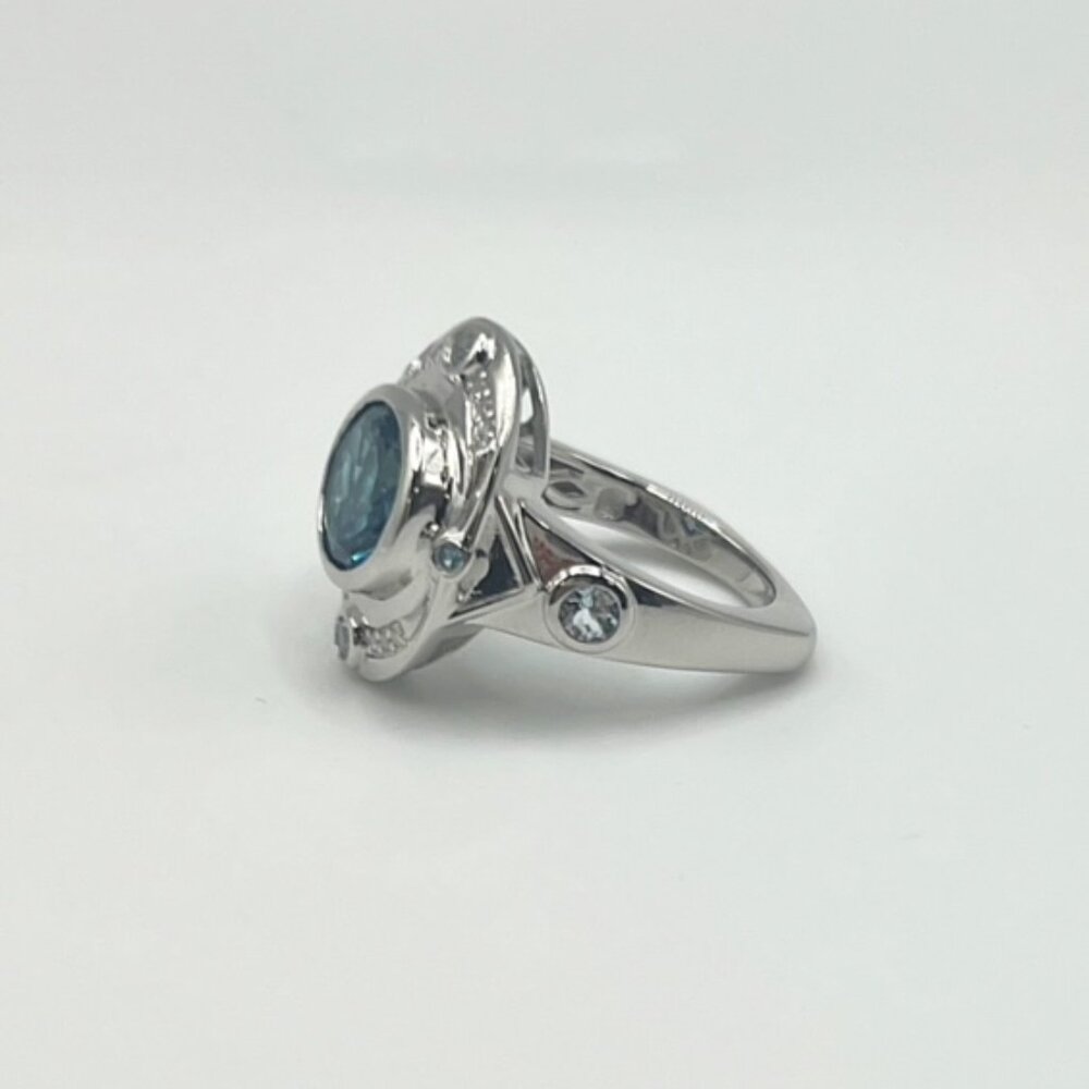 London Blue Topaz and Sky Blue Topaz Ring in 925 Sterling Silver - Picture 3 of 4